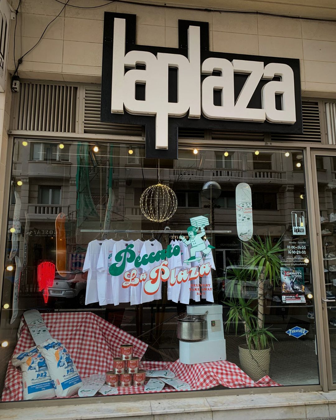 LaPlaza Skateshop Donosti x Pizzería Peccato Donosti